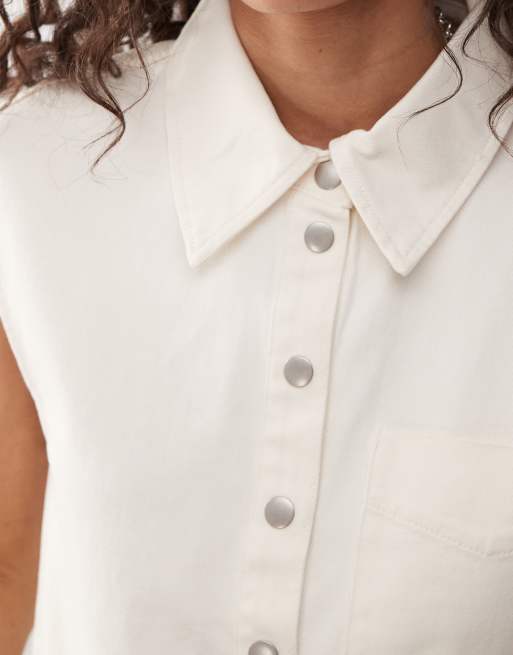 Monki - Camicia slim bianco sporco con fondo arrotondato e maniche ad aletta, 2 di 4