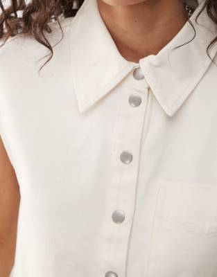 Monki Cap Sleeve Slim Shirt With Curved Hem Detail