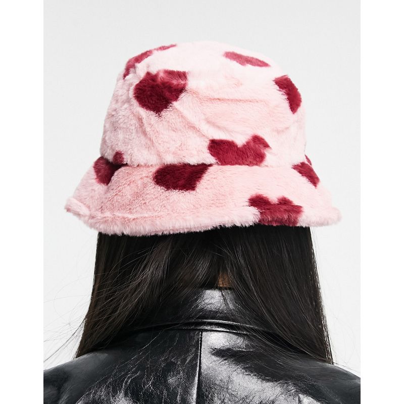 Accessori Donna Monki - Cappello in pelliccia sintetica rosa con cuori