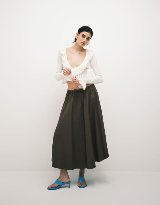 Monki - Cardigan in maglia bianco sporco con volant, 2 di 4