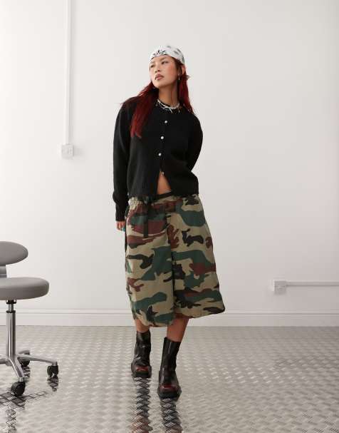 Monki - Cardigan soffice a maniche lunghe slim in maglia nero con bottoni e maniche a sbuffo - view 1