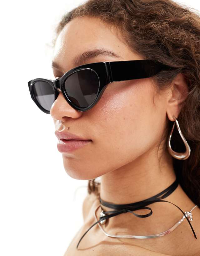 Monki - cat eye oval acetate sunglasses in black