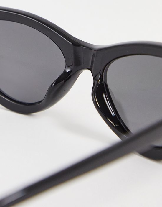 https://images.asos-media.com/products/monki-cat-eye-sunglasses-in-black/202669609-3?$n_550w$&wid=550&fit=constrain