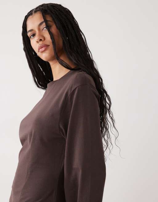 Monki – Chokladbrun, strukturerad jersey-topp med långa ärmar och markerad midja, 3 av 4
