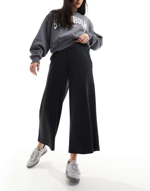 Monki - Cilla - Cropped broek met wijde pijpen in zwart