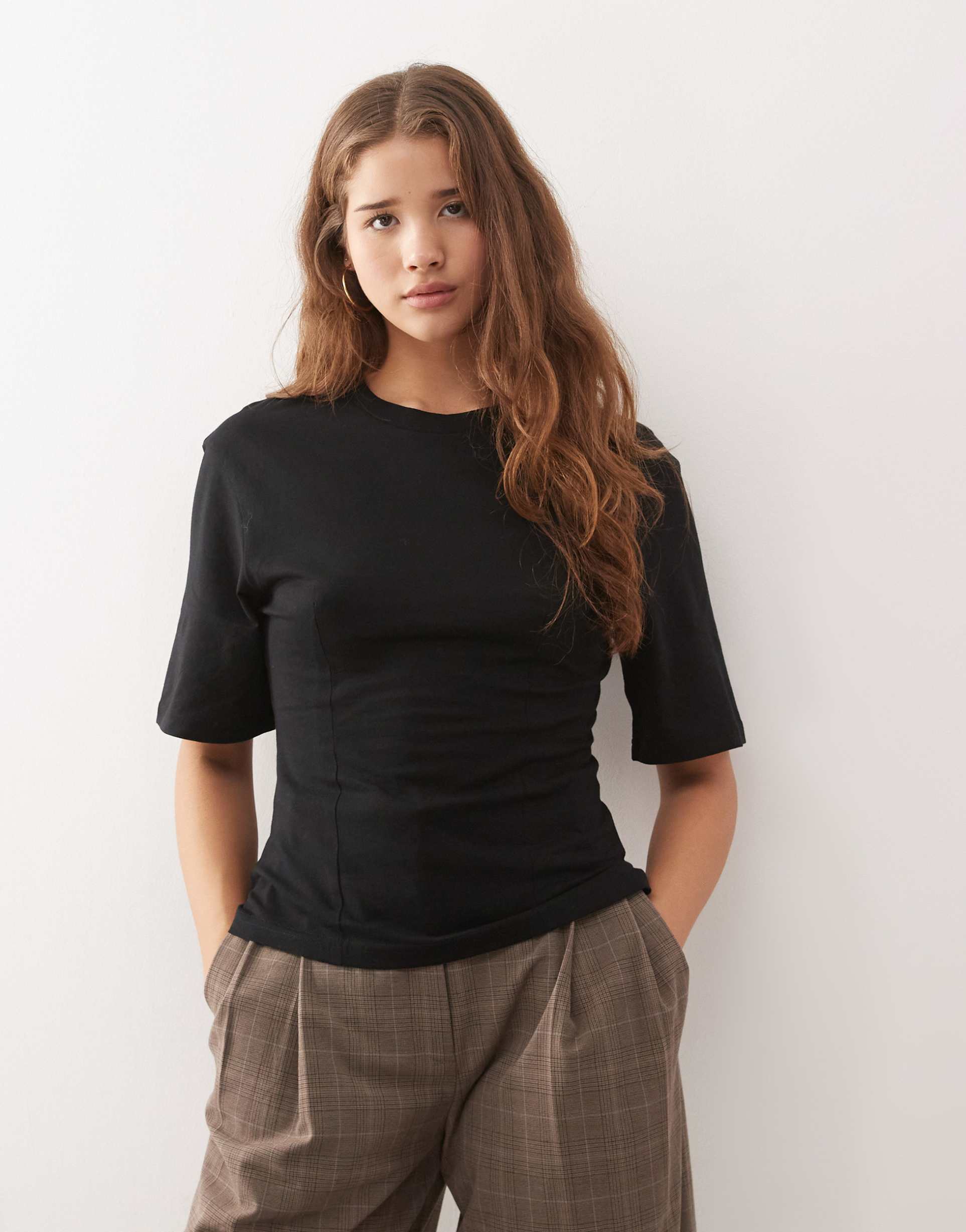 monki cinched top in black