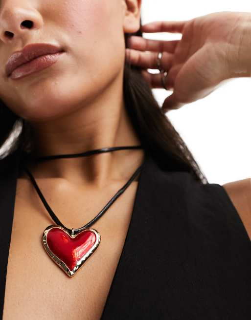 Monki - Collier à pendentif cœur - Noir