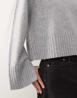Monki Crew Neck Knit Sweater With Ribbed Cuffs And Hem In Gray