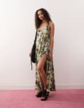 [Monki] Monki crinkled tiered floaty maxi dress with low tie back detail in grey and yellow floral print L Grey