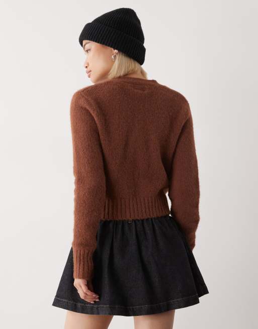 Monki – Cropped Strickjacke in Braun mit Fronttaschen, 4 von 4