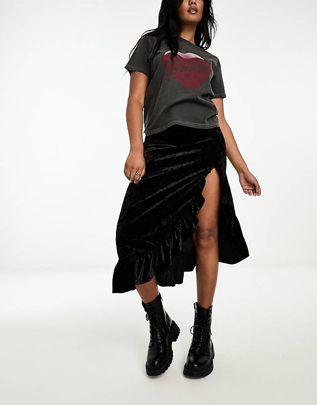 Monki - crushed velvet midi side split ruffle detail skirt in black