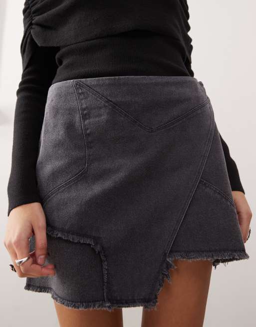 Monki – Czarna sprana spódnica mini z detalem gwiazdy z przodu