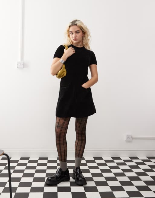 Monki – Czarna sukienka mini z krótkimi rękawami z bardzo miękkiej dzianiny