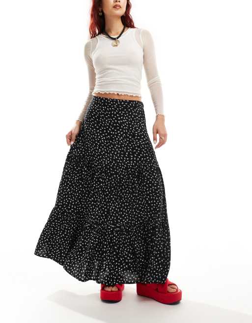 Monki – Czarna warstwowa spódnica maxi w kwiatowy wzór