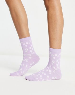 Monki daisy jaquard ankle sock in lilac