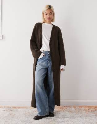 Monki - Dicke Maxi-Strickjacke in Schokobraun-Brown