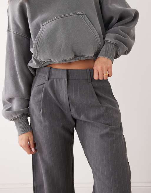 Monki – Elegante Barrel-Hose in Anthrazit mit Nadelstreifen, 3 von 5
