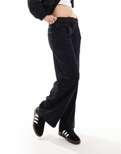 Monki - Elegante broek met wijde pijpen en lage taille in zwart - view 1