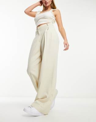 Monki - Elegante Hose in Beige mit weitem Schnitt und hohem Bund-Neutral