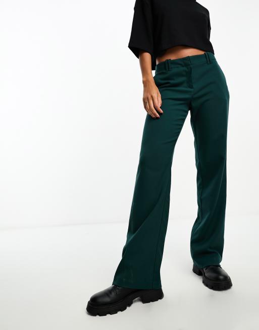 Monki – Elegante Hose in Dunkelgrün