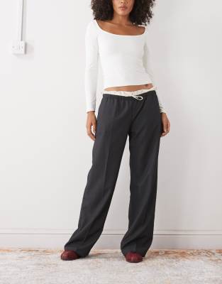 Monki - Elegante Schlupfhose aus Baumwolle in Dunkelgrau mit Bund aus Baumwolle