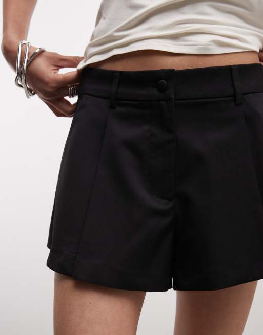 Monki – Elegante Shorts in Schwarz mit Bundfalten, 2 von 5