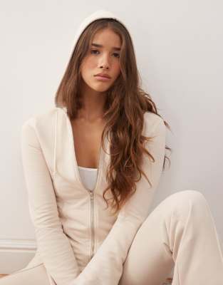 Monki - Figurbetonter Kapuzenpullover in Beige mit ausgestellten Ärmeln, Kombiteil-Neutral