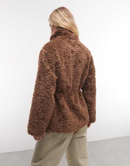 Monki figursydd jacka i fuskpälsfleece i ljusbrunt, 4 av 4