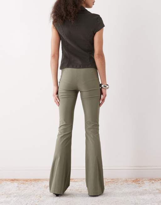 Monki flared tailored pants in deep olive, 3 of 5