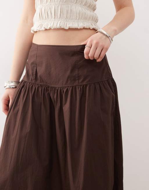 Monki floaty poplin maxi skirt with drop waist detail in dark brown, 5 of 5
