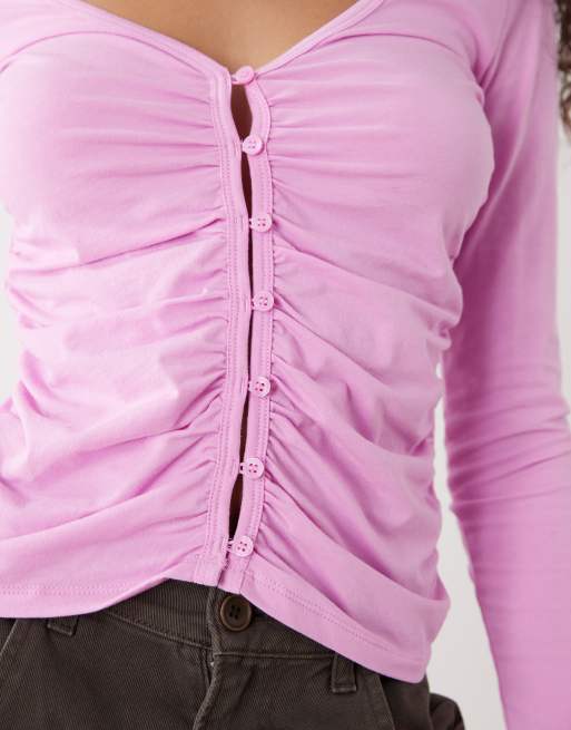 Monki – Gerafftes Jersey-Oberteil in staubigem Hellrosa offener Vorderseite mit Knopfleiste, 3 von 4
