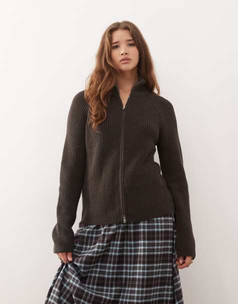 Monki – Gerippte Strickjacke in Anthrazitgrau mit Zwei-Wege-Reißverschluss - view 1