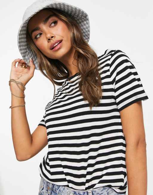 Monki - Gestreept T-shirt in zwart en wit