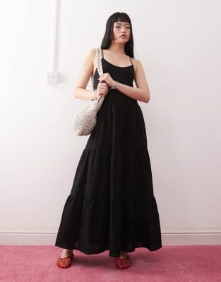 Monki - Gestuftes Midaxikleid aus Leinen in Schwarz, exklusiv bei ASOS