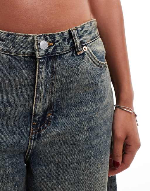Monki Giga low waisted baggy wide fit jeans in washed blue, 4 of 5