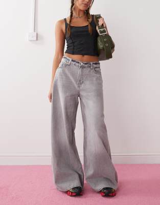 Giga ultra loose fit low rise jeans in concrete gray