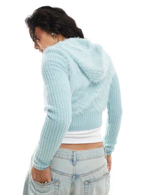 Monki - Gilet en maille côtelée duveteuse avec capuche et fermeture éclair double sens - Bleu poudré clair, 3 de 4