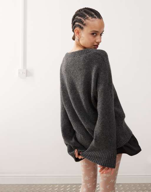 Monki – Grå, oversize tröja i slouchy stil med v-ringning , 4 av 4