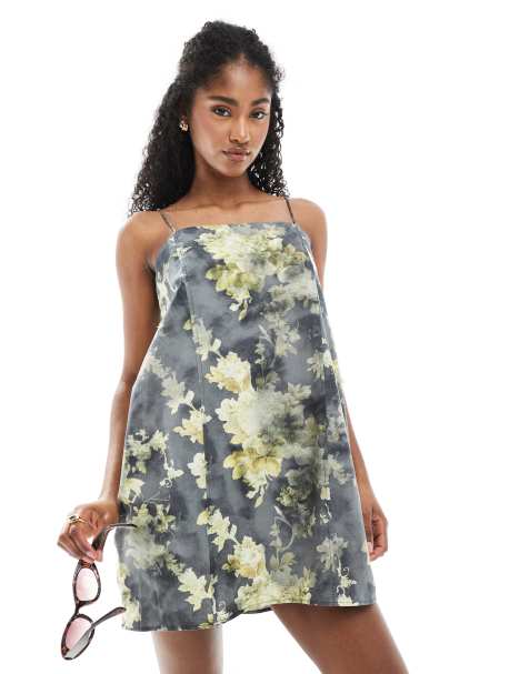 Monki – Gulmönstrad miniklänning i bomullspoplin med knytband - view 1