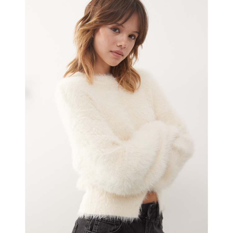 209375243-1-offwhite?$n_750w$&