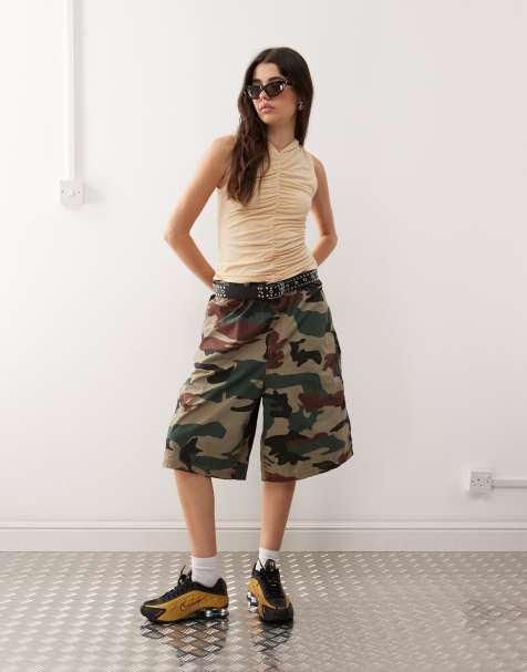 Monki – Halbtransparentes Tanktop in Buttergelb mit geraffter Vorderseite und Kapuze - view 1