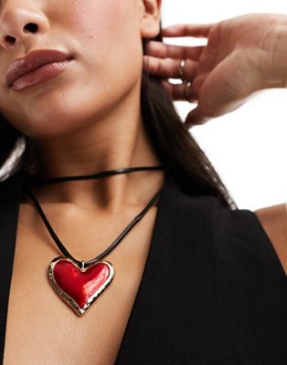 Monki heart pendant necklace in black