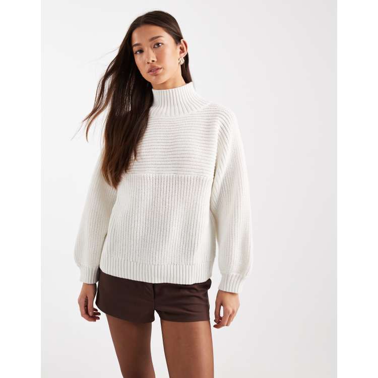 Vertical knit turtleneck