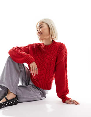 Monki - Hochgeschlossener Strickpullover in Rot mit Zopfmuster