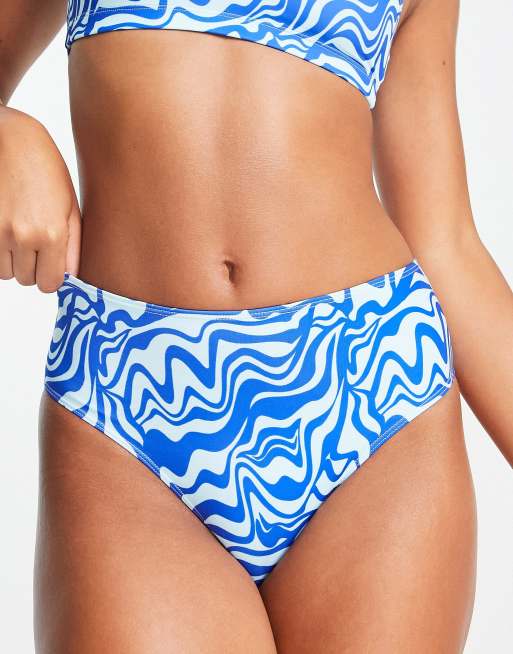 Monki - Hooguitgesneden bikinibroekje met golvenprint in blauw