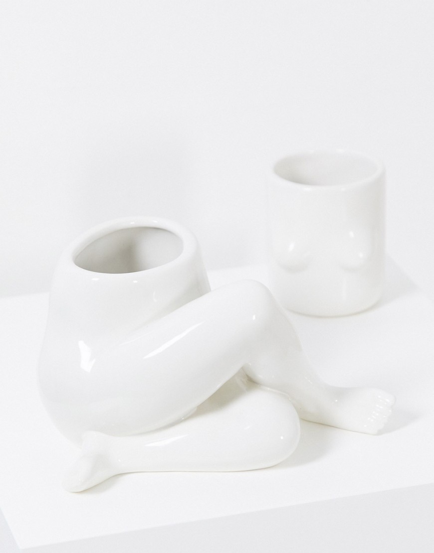Monki - Hvid vase med krydset ben
