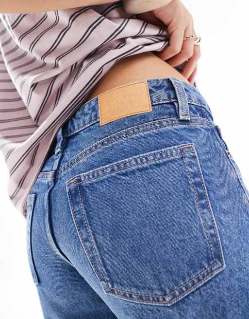 Monki - Imoo - Jorts a vita bassa in denim lavaggio blu medio, 3 di 5