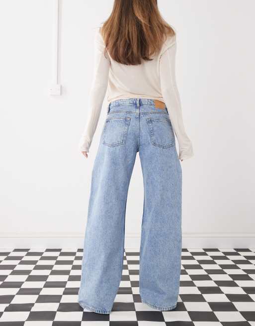 Monki - Imoo - Lavtaljede jeans med vide ben og udskårne sløjfedetaljer i lyseblå vask, 2 af 5