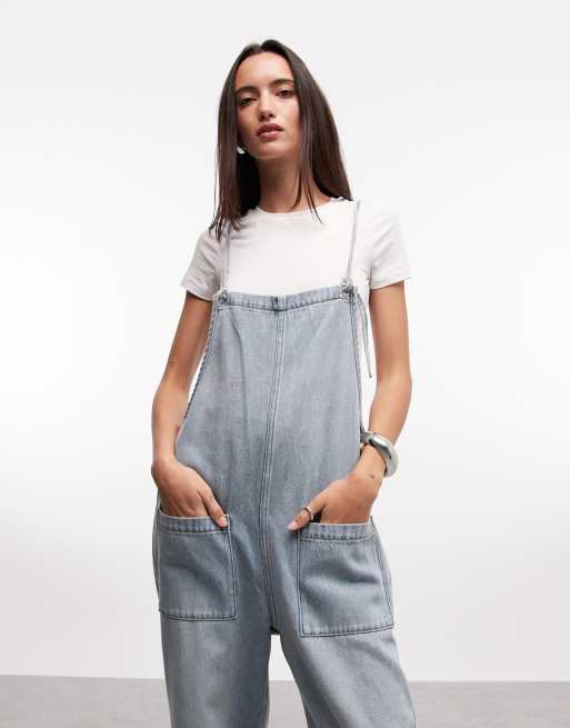 Monki – Jeans-Jumpsuit in hellblauer Waschung mit weitem Bein, 2 von 4