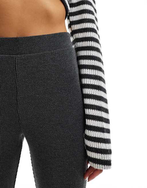 Monki – Jersey-Hose in zweifarbigem Schwarz mit ausgestelltem Bein, 4 von 5